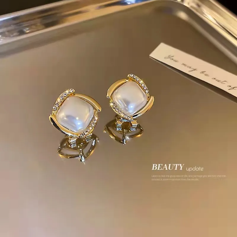 Women's Heart Flower Bow Knot Pearl Rhinestone Irregular Earrings - Daily Wear - Light Luxury Pearl