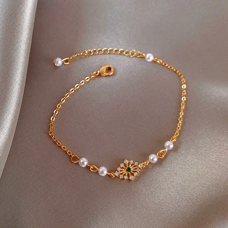 Women's Rhinestone Cat's Eye Box Bracelet - Platinum Alloy - Face Cleaning Gel Diamond