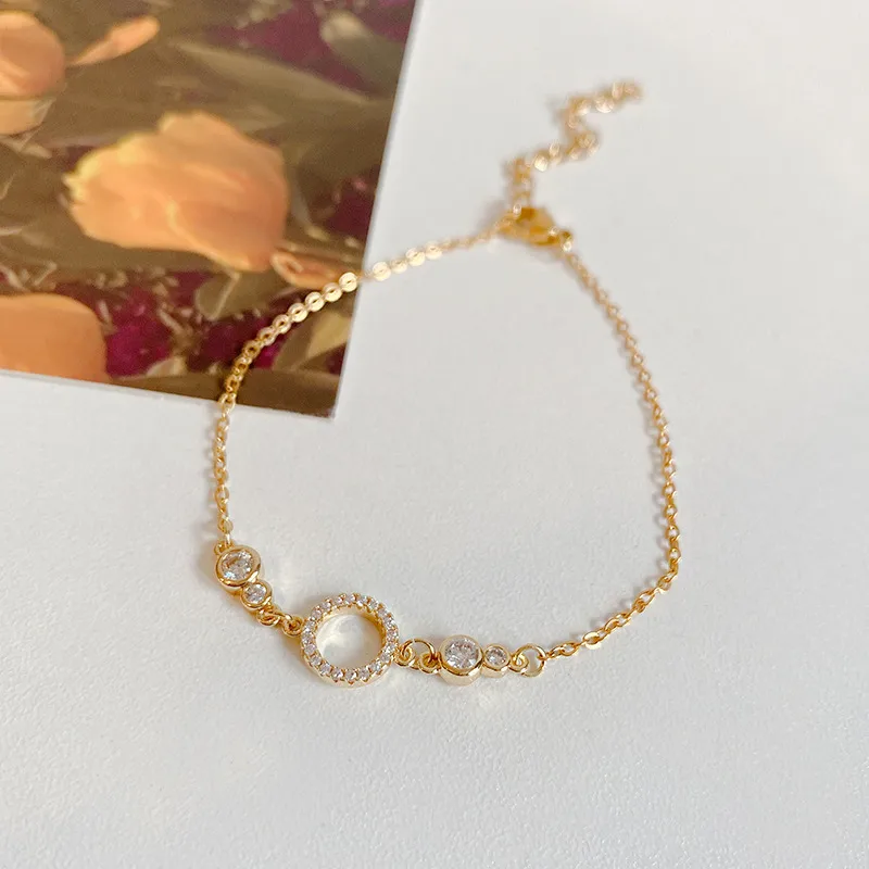Women's Rhinestone Cat's Eye Alloy Box Bracelet - Geometric Zircon Circle