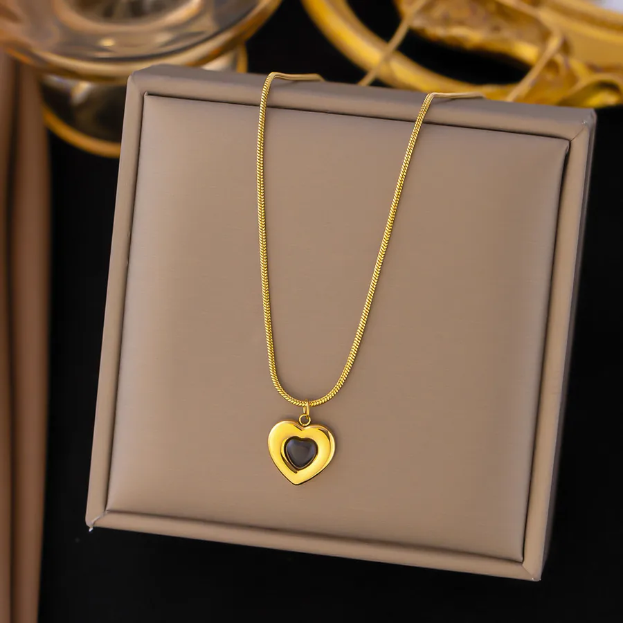 Women's Heart U Shape Pendant Necklace 304 Stainless Steel 18K Gold Plated Brown Sugar Sandwich