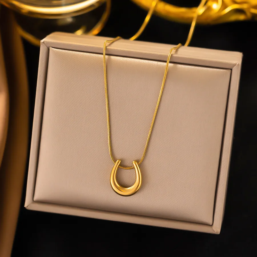 Women's Pendant Necklace 304 Stainless Steel U Heart Shape 18K Gold Plated Waterproof Non Tarnish Lobster Trigger Clasp