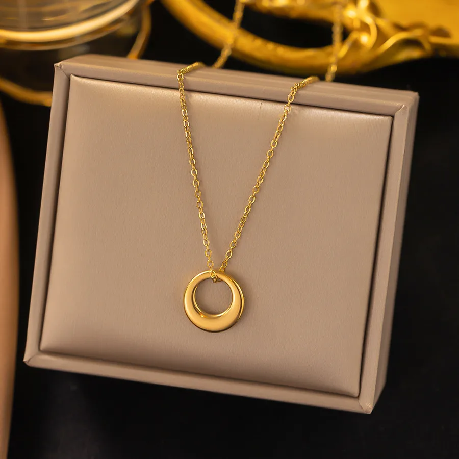Women's Heart U Shape 304 Stainless Steel Pendant Necklace - Gold Plated Waterproof Non Tarnish